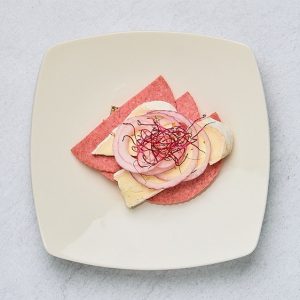 Smörrebröd Med Salami Och Brieost