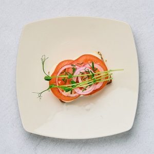 Smörrebröd med ägg & tomat